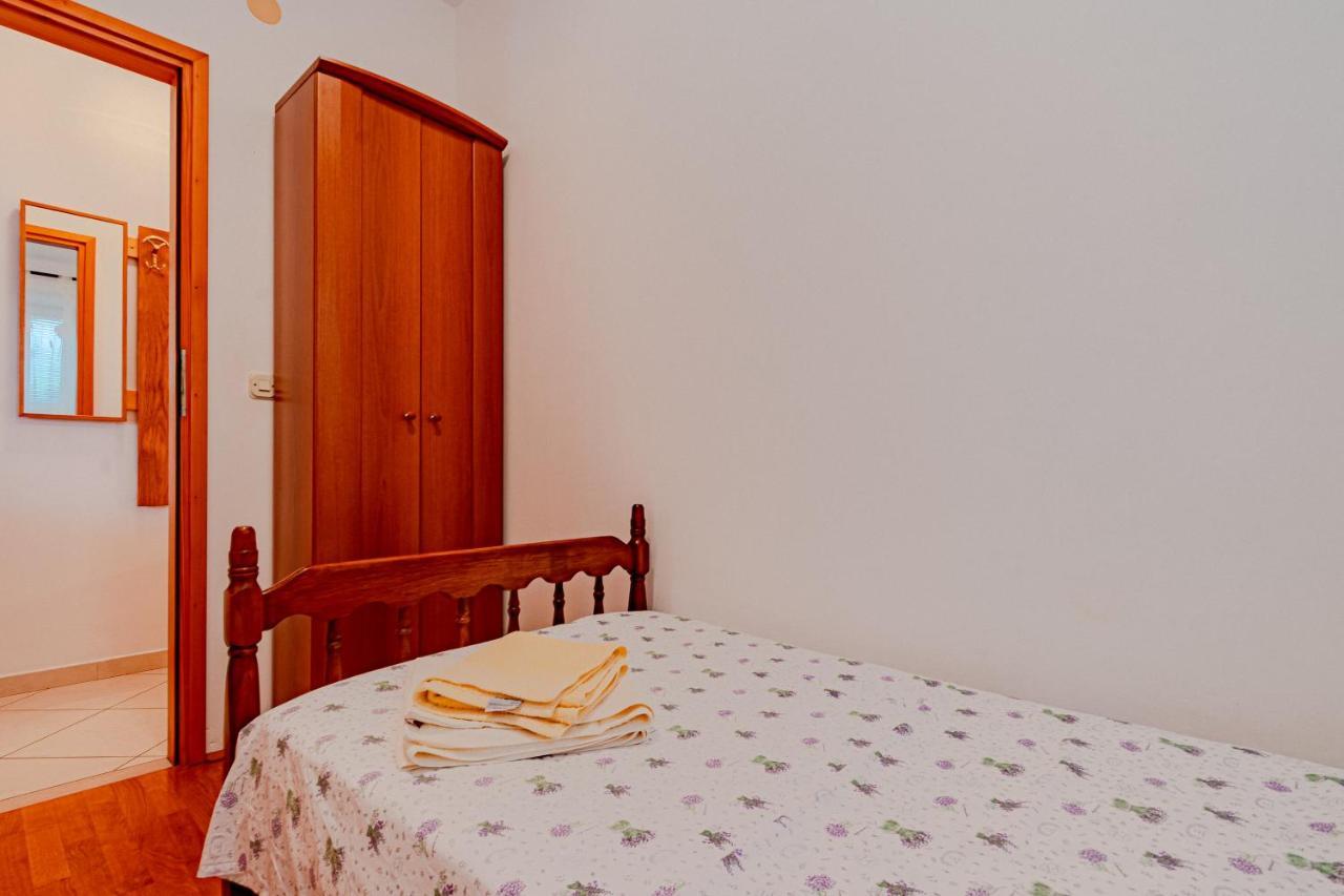 Apartment Ruzica Zrnovo Buitenkant foto