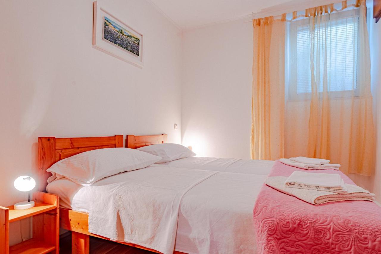 Apartment Ruzica Zrnovo Buitenkant foto
