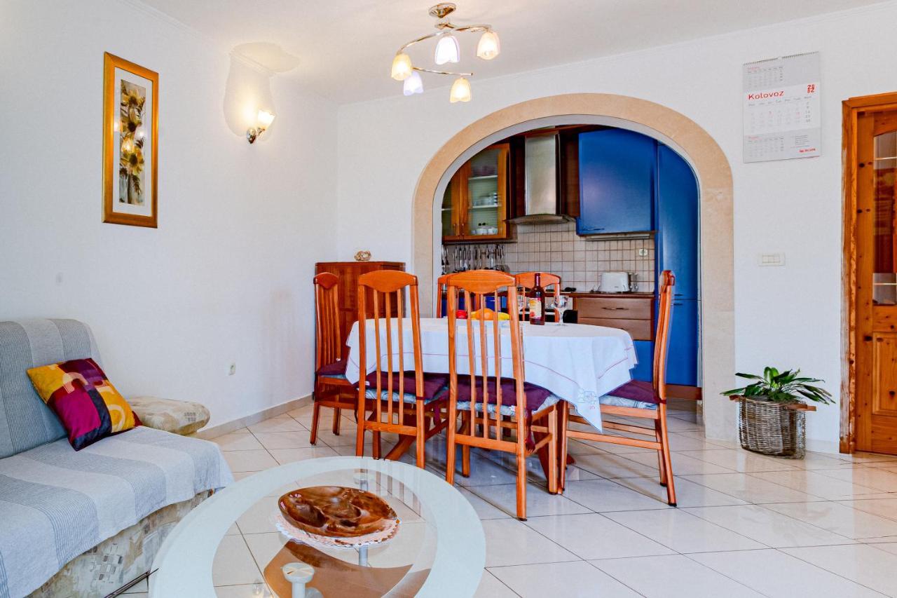 Apartment Ruzica Zrnovo Buitenkant foto