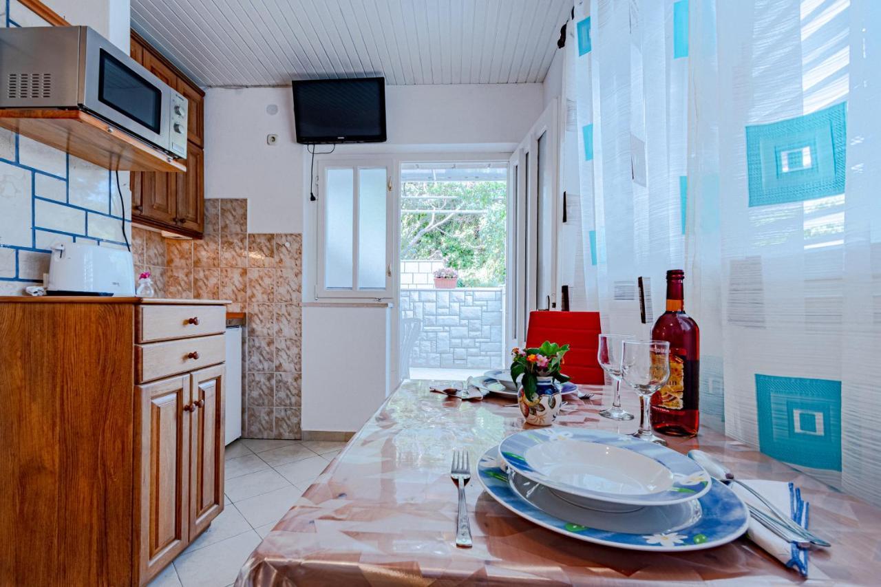 Apartment Ruzica Zrnovo Buitenkant foto