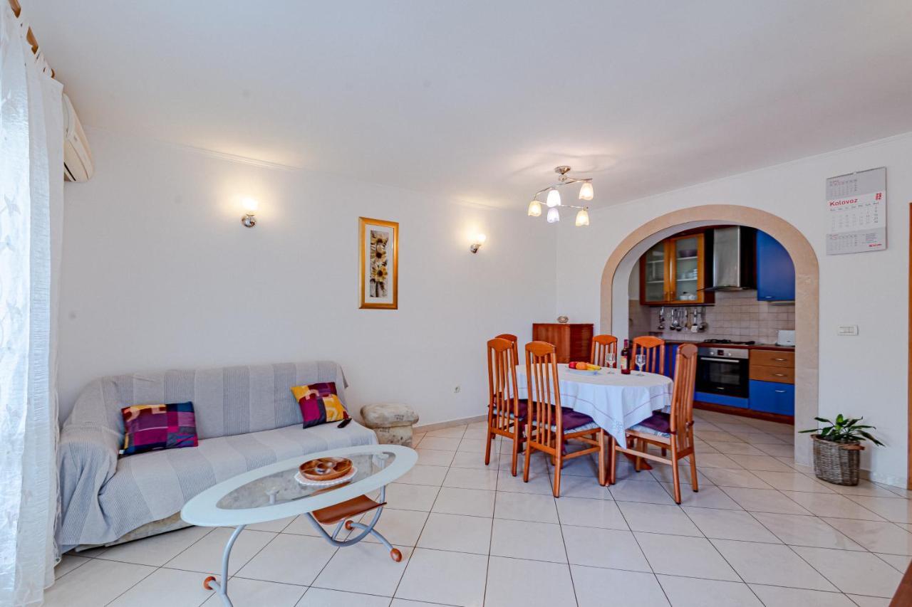 Apartment Ruzica Zrnovo Buitenkant foto