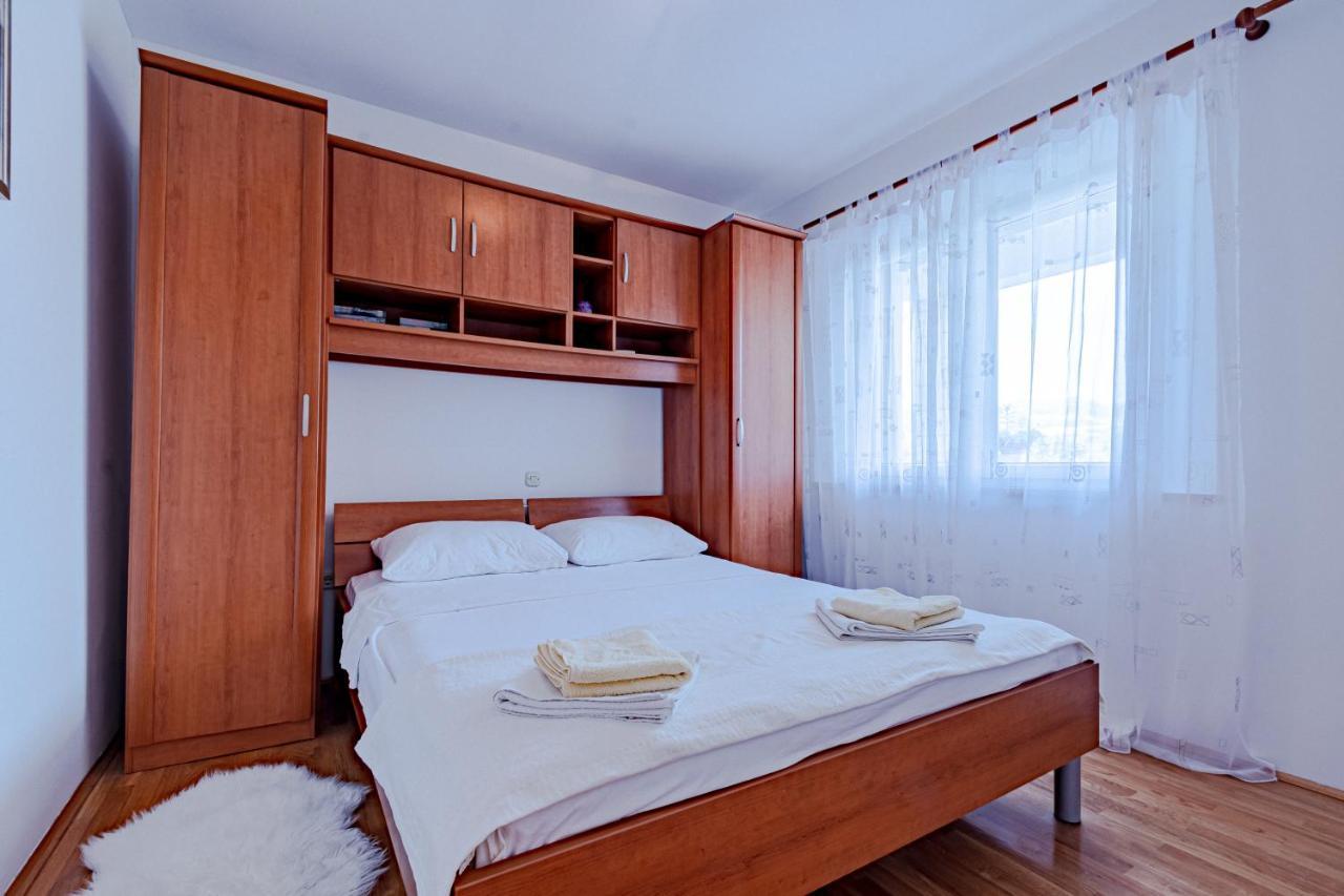 Apartment Ruzica Zrnovo Buitenkant foto