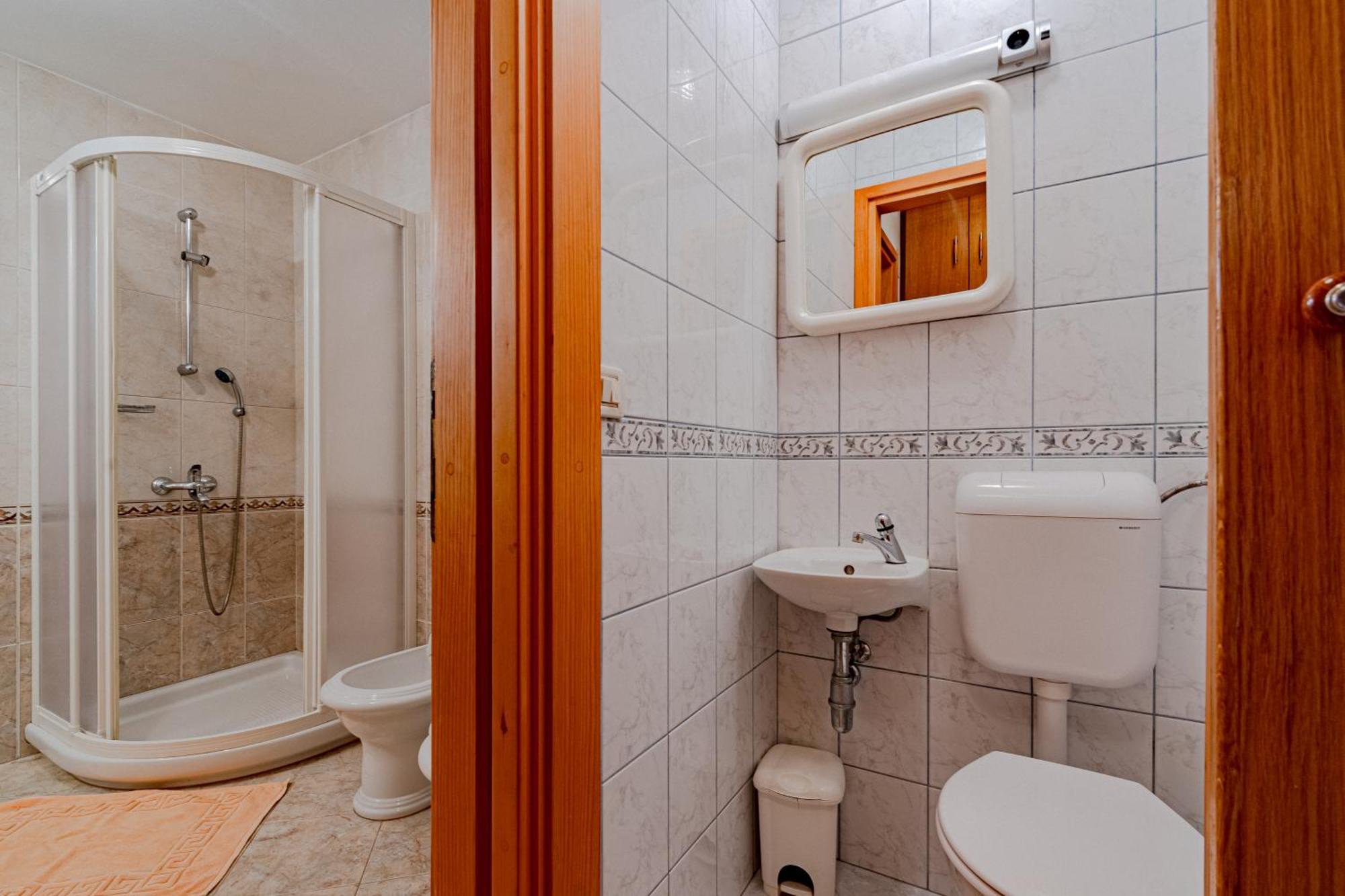 Apartment Ruzica Zrnovo Buitenkant foto